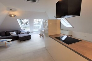 Fernseher, Stereoanlage