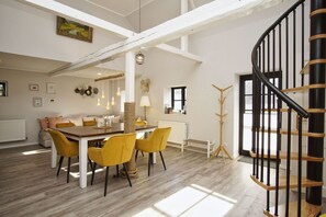 Dining - Close to the sea, quiet location, use of swimming pool and sauna - Haus Büdnerstube FeWo 1 (Middelhagen)