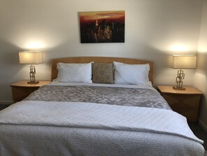 3 chambres, bureau, fer et planche Ă repasser, accĂšs au Wi-Fi (inclus)