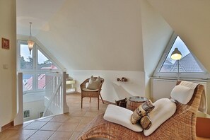 Unclassified image, 5 of 29, button