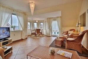 Unclassified image, 3 of 29, button