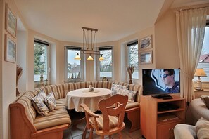 Tv, dvd-spelare och en stereo