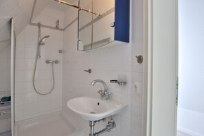 Unclassified image, 5 of 34, button