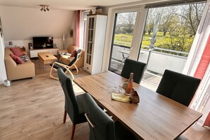 Fernseher, Stereoanlage