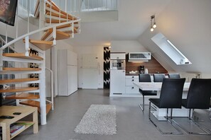 Fridge, microwave, stovetop, dishwasher - Am Rosenhain 9 Apartment 4 - Am Rosenhain 9 (Timmendorfer Strand)