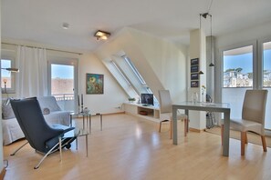 TV, DVD player, stereo - Sommerwind Apartment 6 - Haus Sommerwind (Timmendorfer Strand)