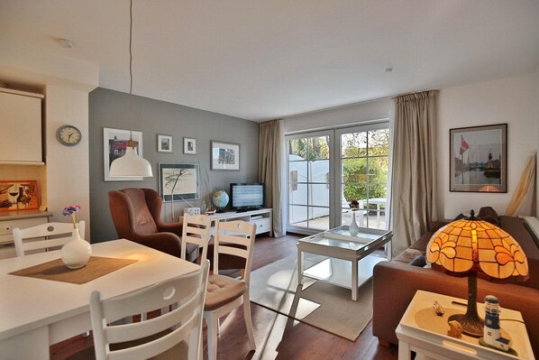 Televisión, reproductor de DVD y estéreo 