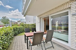 Unclassified image, 5 of 18, button