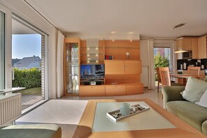 Unclassified image, 2 of 18, button