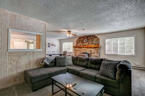 Smart-TV, Kamin, DVD-Player