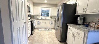 2300 Sq Ft, 4/2 ❤️  2 Minutes From Lake Conroe