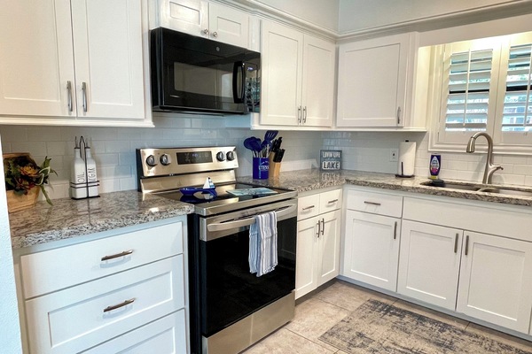 Refrigerador, microondas, horno, placa de cocina