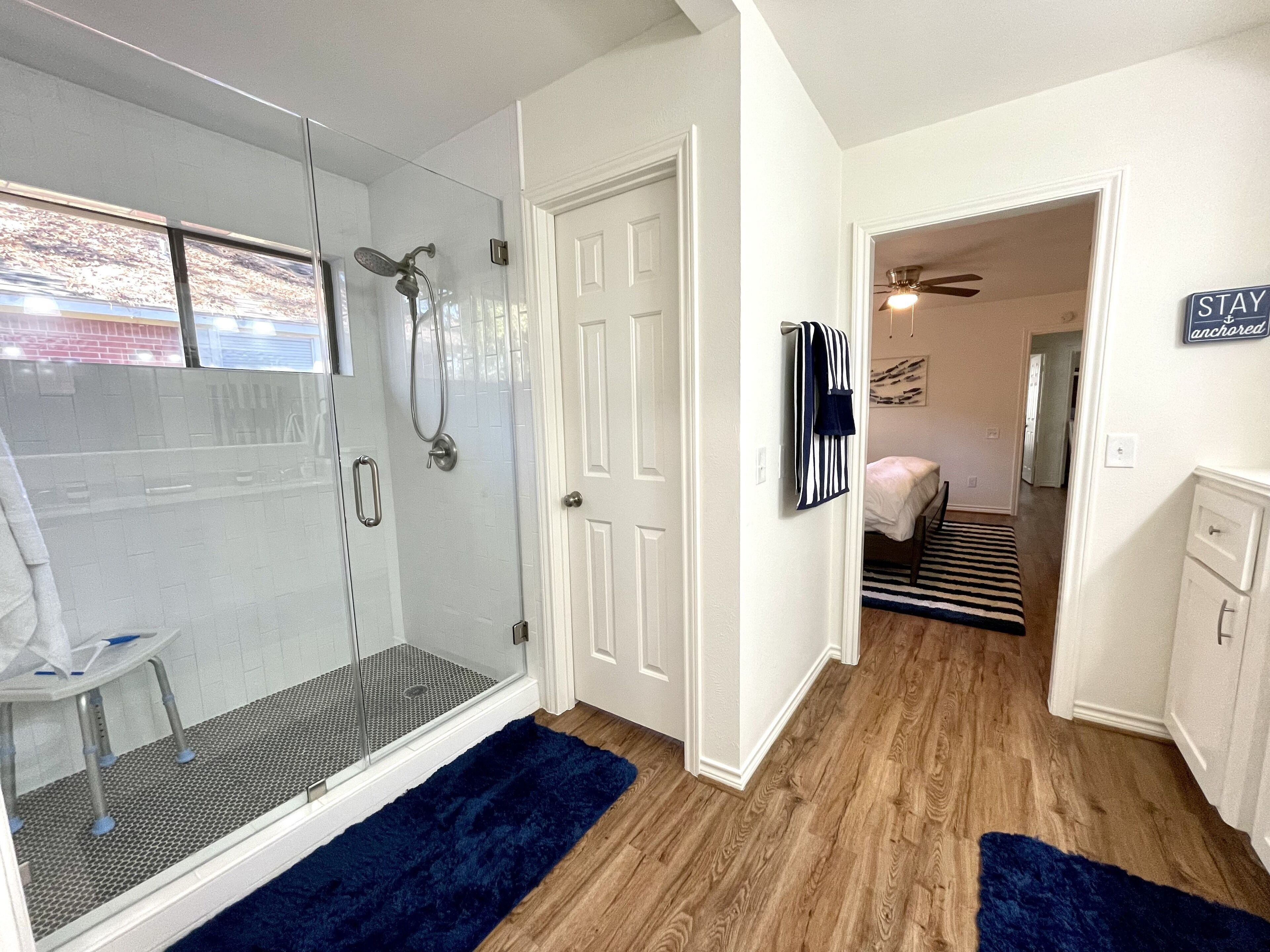 Combined shower/tub, hair dryer, towels, soap