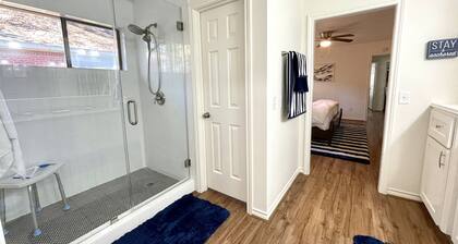 2300 Sq Ft, 4/2 ❤️ 2 Minutes From Lake Conroe