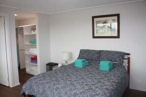 1 bedroom, desk, iron/ironing board, free WiFi