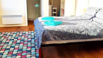 1 bedroom, desk, iron/ironing board, free WiFi