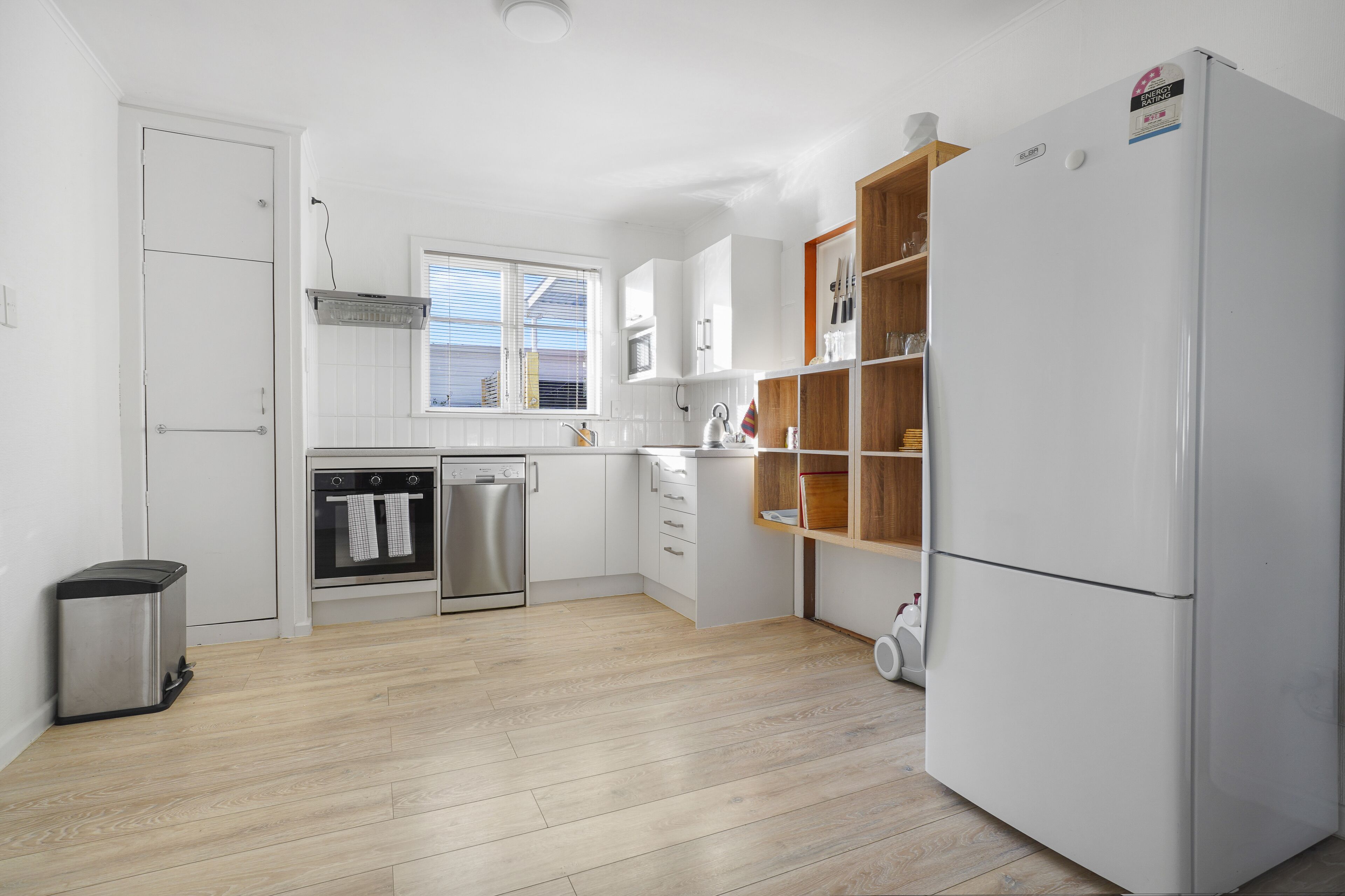 Refrigerador, microondas, horno y lavavajillas 