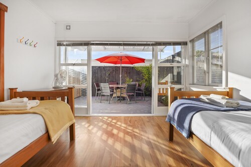 Orewa Kiwi Cabins - Pukeko