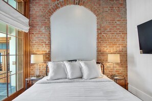 5 bedrooms, iron/ironing board, travel crib, WiFi