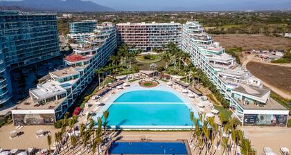 Amazing Apartment! Aria Ocean View Condo 306