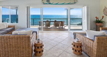 BEACH FRONT Paradise With A/C, Pool & Jet Tub