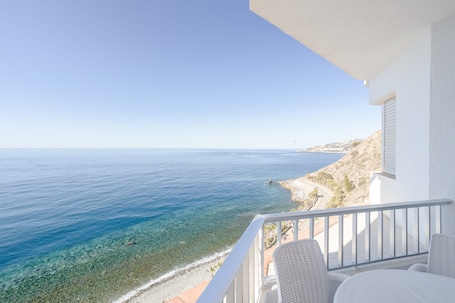 Property grounds. Beachfront Apartment with Sea Views, Terrace, and Private Garage in Almuñécar