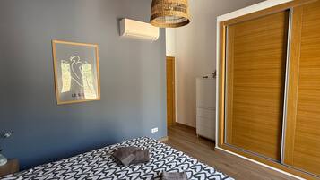2 chambres, fer et planche à repasser, Wi-Fi gratuit, draps fournis