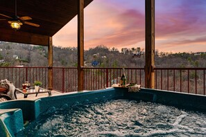 Outdoor spa tub - Beautiful Views! w/ Flat Parking, HotTub, PoolTable, 5 minutes to Downtown! (Gatlinburg)