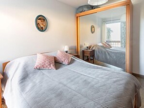 2 Schlafzimmer, Bügeleisen/Bügelbrett, kostenloses Internet