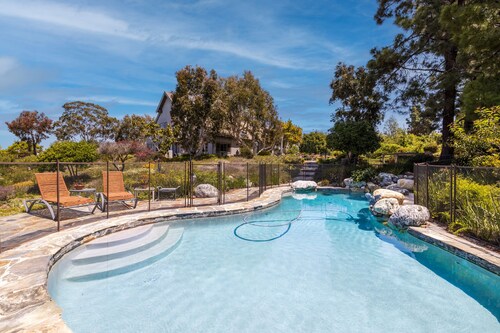 Private 2 Bedroom / 1 Bath Apartment - Secluded 2 acre Estate/Orchard