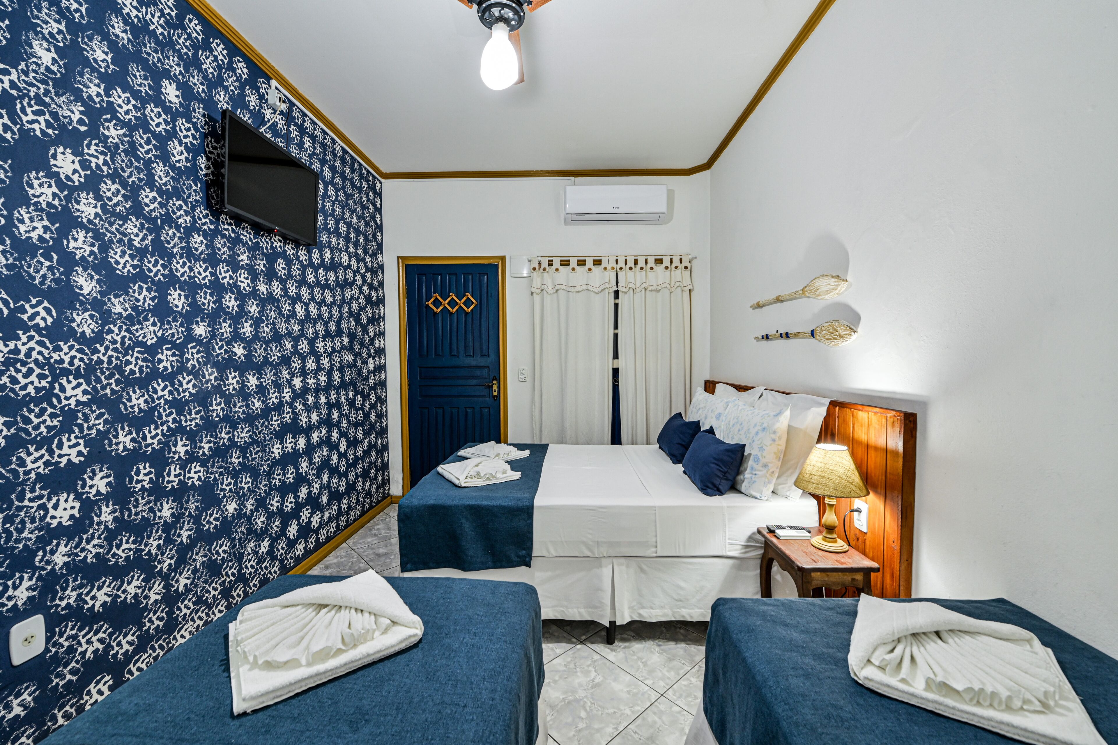 Minibar, Wi-Fi gratuit, draps fournis