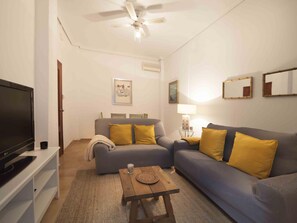 TV - Apartment 2 rooms-terrace Seville/Triana (Sevilla)