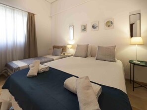 2 chambres, fer et planche Ă repasser, Internet, draps fournis