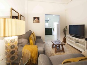 TV - Apartment 2 rooms-terrace Seville/Triana (Sevilla)