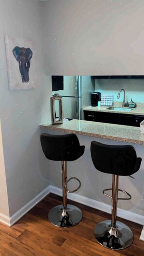 Interior - Comfyy Cozy Of Sandy Springs (Atlanta)