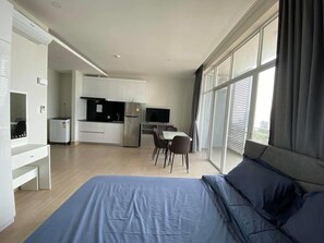 Deluxe Room, 1 Bedroom | 1 bedroom, free WiFi