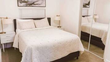 7 habitaciones, escritorio, tabla de planchar con plancha y wifi gratis