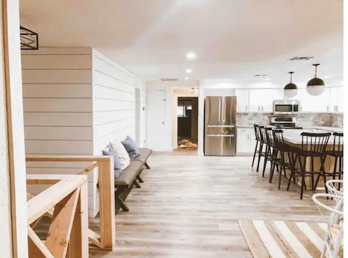 HUGE private “cabin in desert” mansion with resort backyard gilbert