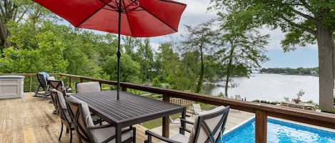 屋外ダイニングエリア