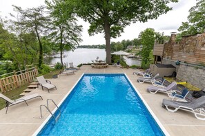 Nicht klassifiziertes Bild, 2 von 49, Schaltfläche