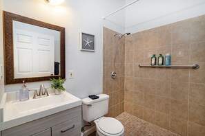 Combined shower/bathtub