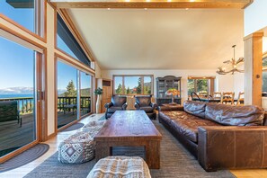 Téléviseur à écran plat, foyer