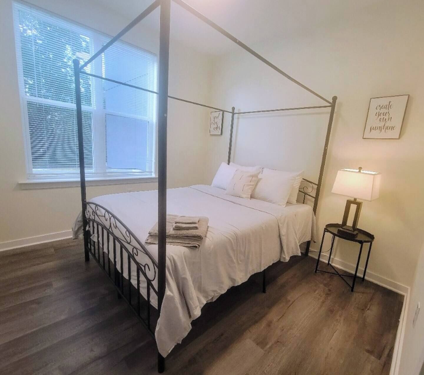 2 bedrooms, desk, iron/ironing board, free WiFi