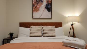 2 bedrooms, desk, iron/ironing board, free WiFi