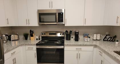 The Perfect Retreat*2Bd/2BA*Parking*Pets