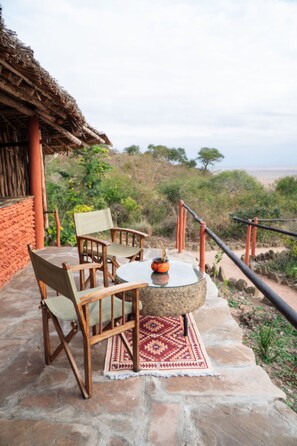 Cottage | Balcony - Leopards Lair Cottages (Mtito Andei)