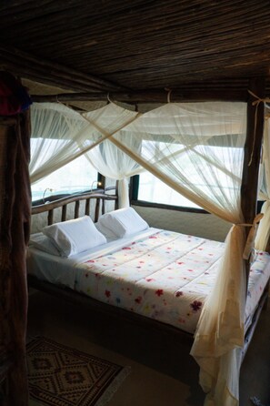 Cottage | 1 bedroom, bed sheets - Leopards Lair Cottages (Mtito Andei)