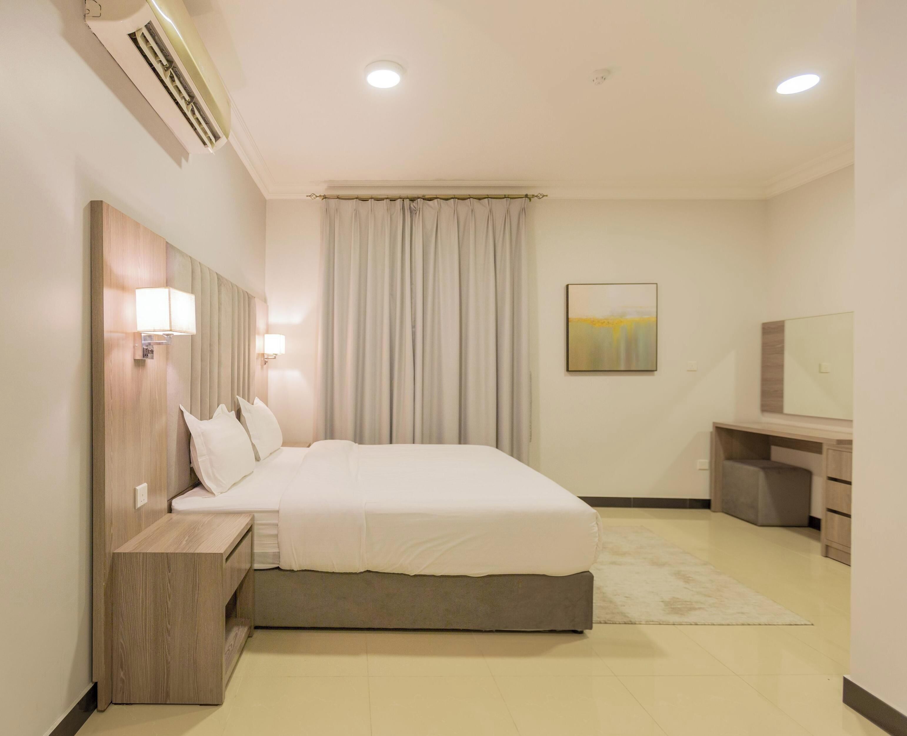Iron/ironing board, free WiFi, bed sheets, wheelchair access