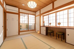 エグゼクティブ コンドミニアム | 4 室のベッドルーム、遮光カーテン、WiFi (無料)