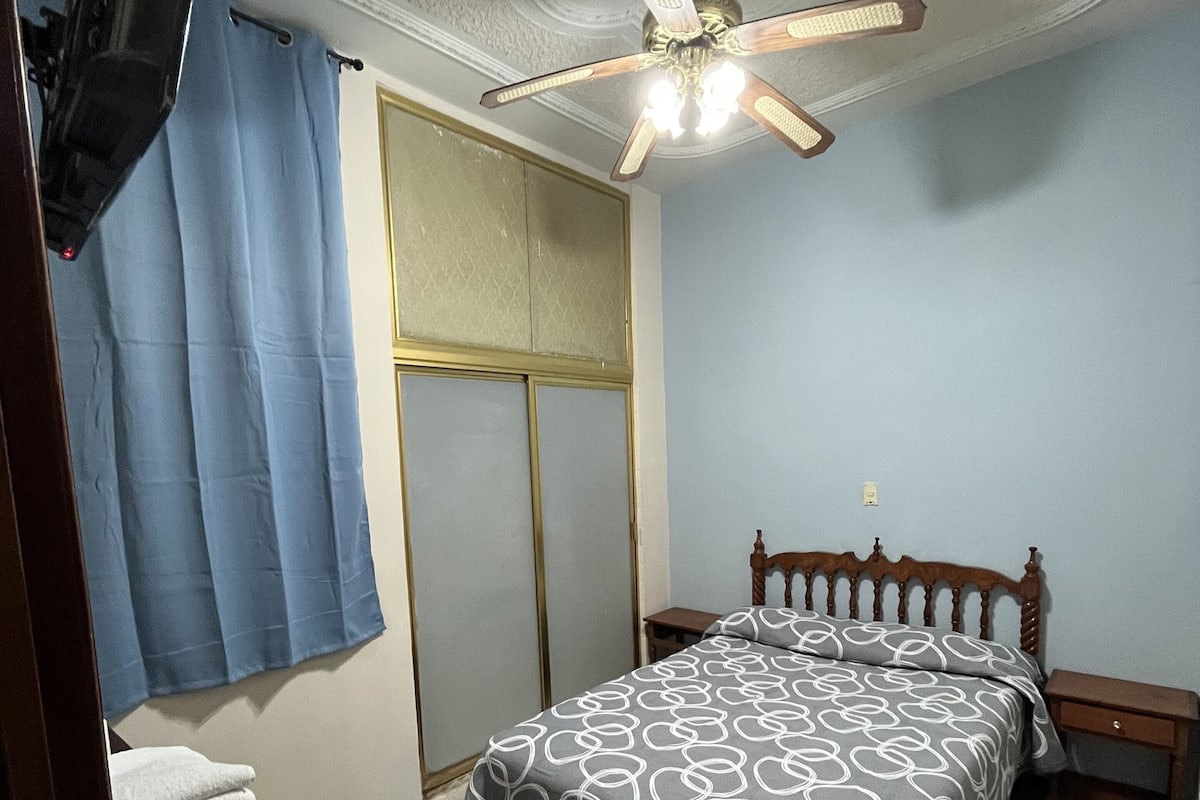 Habitación clásica con 1 cama matrimonial o 2 individuales | Camas Tempur-Pedic, wifi gratis y ropa de cama